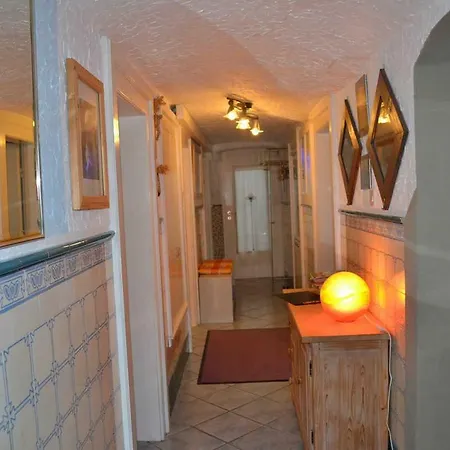 Zum Alten Kloster Apartman *